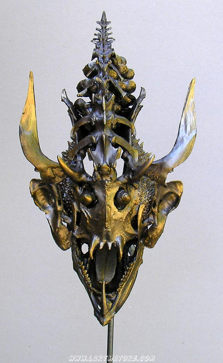 Masque Guerrier 1 de Jean-Paul Minster Masque Guerrier 1 - -Assemblage de Jean-Paul Minster