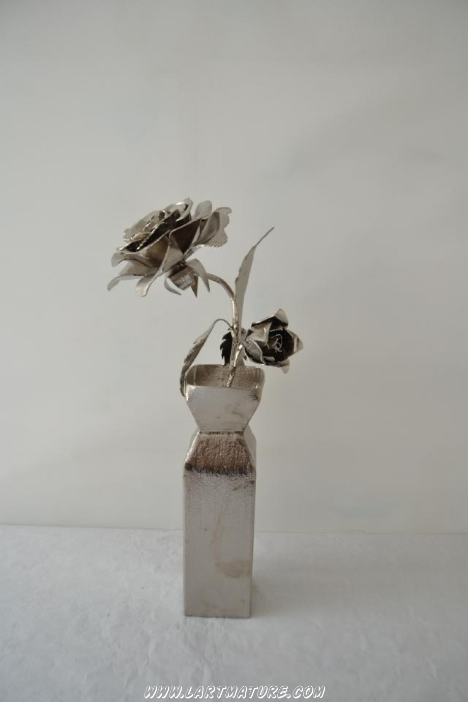 Vase - Deux Roses - Sculpture de Mich Mao