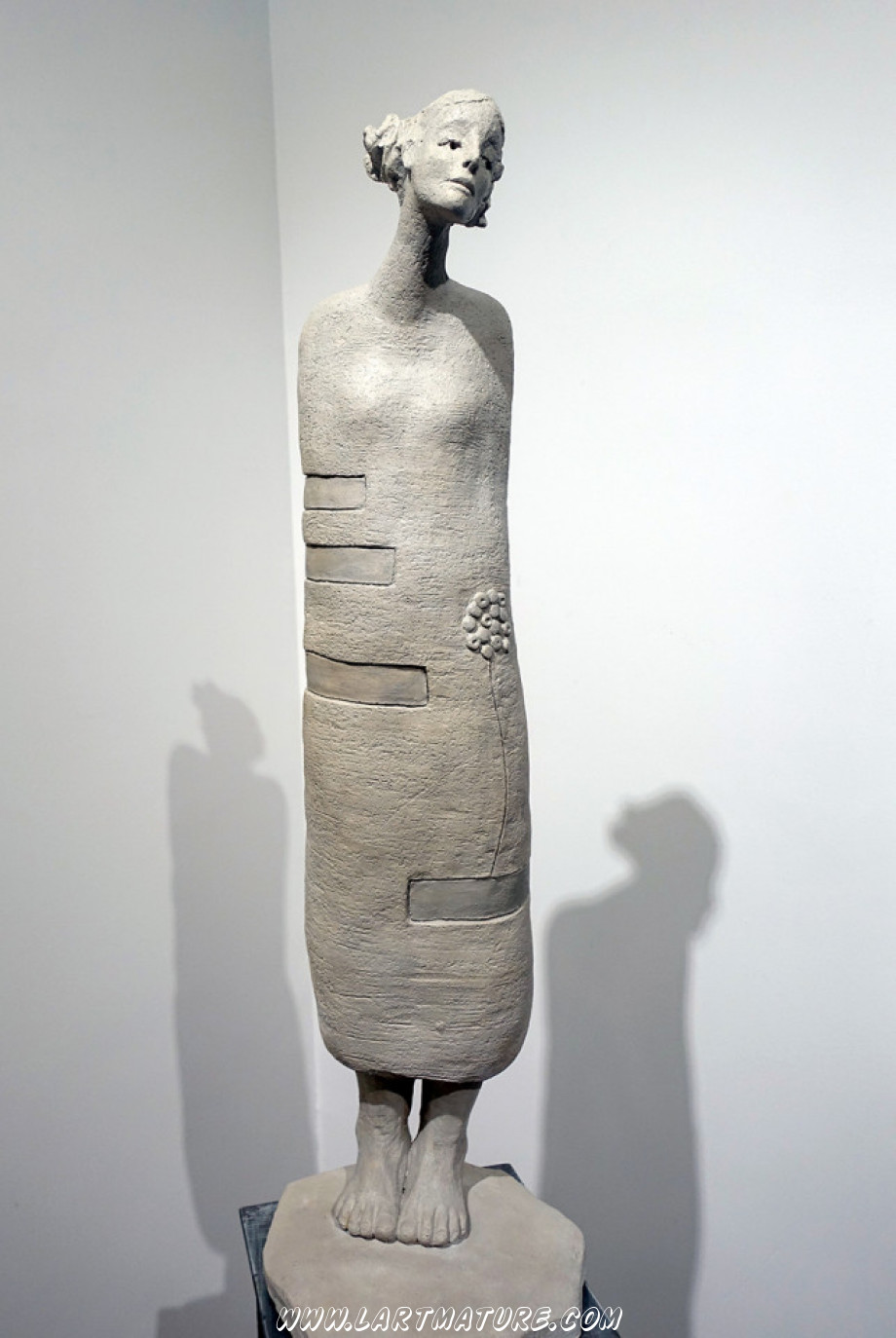 Femme blanche - Sculpture de Rachel Launay-Painchaud