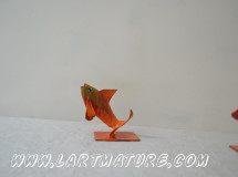 Petit Poisson sur socle de Mich Mao Petit Poisson sur socle - Sculpture de Mich Mao